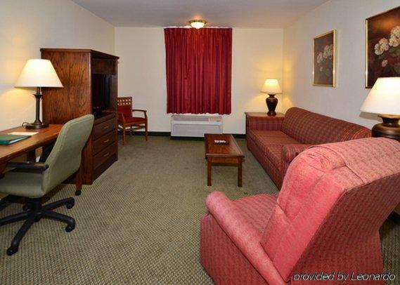 Quality Inn & Suites North Springfield Room photo